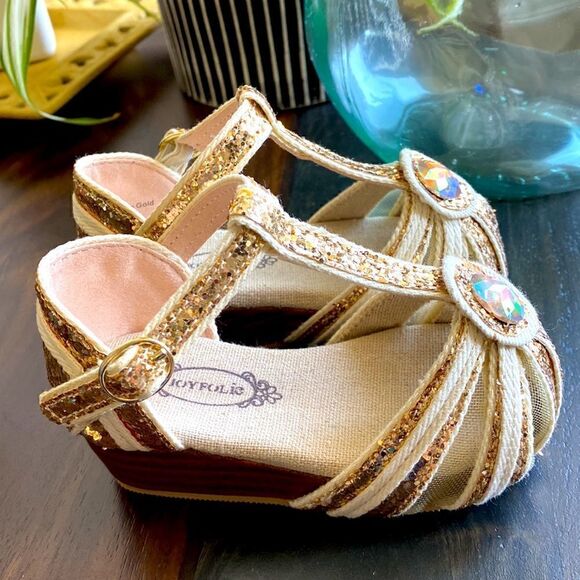 NWOT JoyFolie Gold Hazel Sandal Gold Glitter Stone Wedge 5 Bling Hazel in Gold - Picture 8 of 10